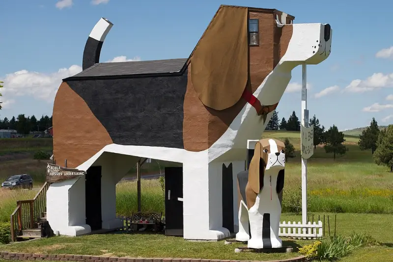 The Dog Bark Park Inn - Cottonwood, Idaho, USA