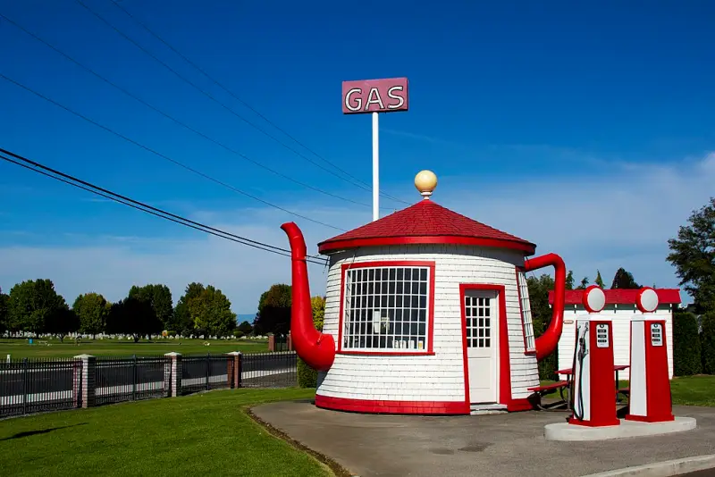 The Teapot Dome Gas Station - Zillah, Washington, USA